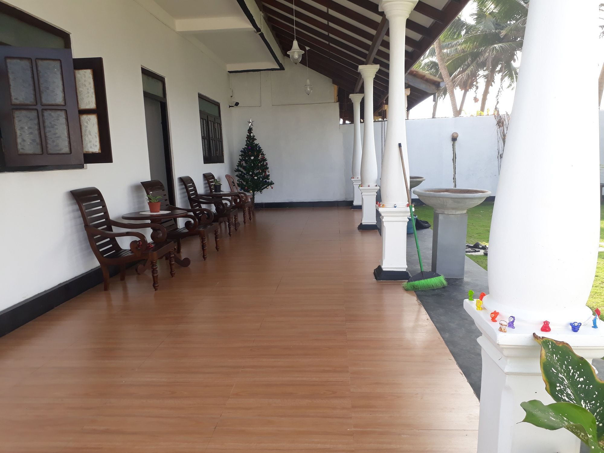 Ashen'S Beach House Bussa Exterior foto